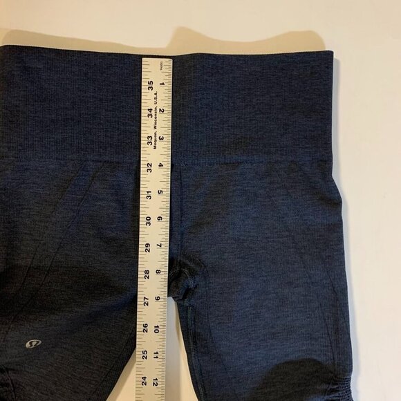 Lululemon In The Flow Crop Ruched Navy Blue Heathered Perforated Leggings Size 4 - Picture 10 of 11